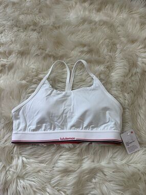 NWT lululemon athletica flow Y mid- support Bra